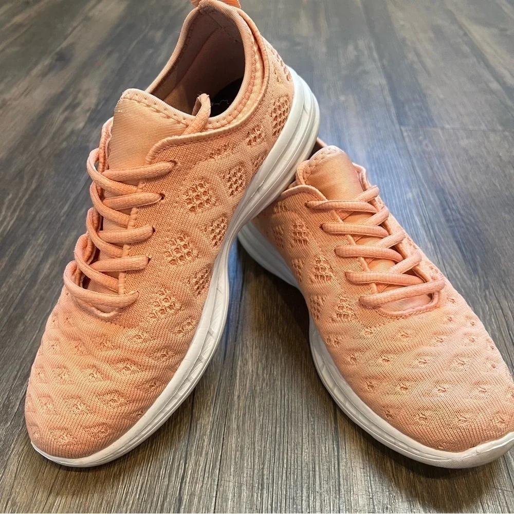 Women’s Coral Lightweight Sneakers Walking Shoes 3D Woven Style Fabric Size 8